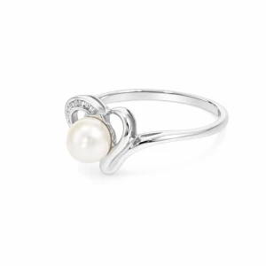 خاتم لؤلؤ بتفاصيل ألماس باغيت أنيقة